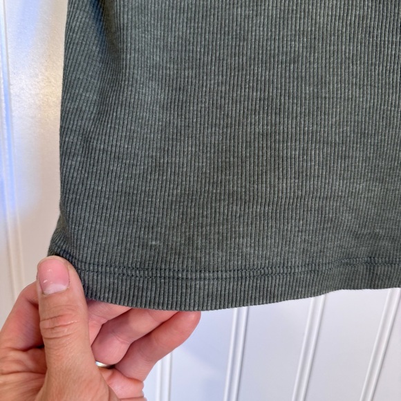 Aerie Sage Green Ribbed Tube Top Sleeveless Shirt Women’s Size Medium - Picture 3 of 10